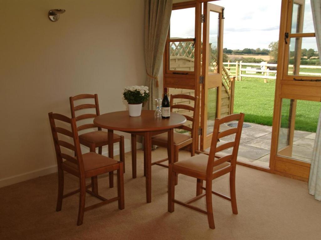 Hook Farm Cottages Royal Wootton Bassett Chambre photo
