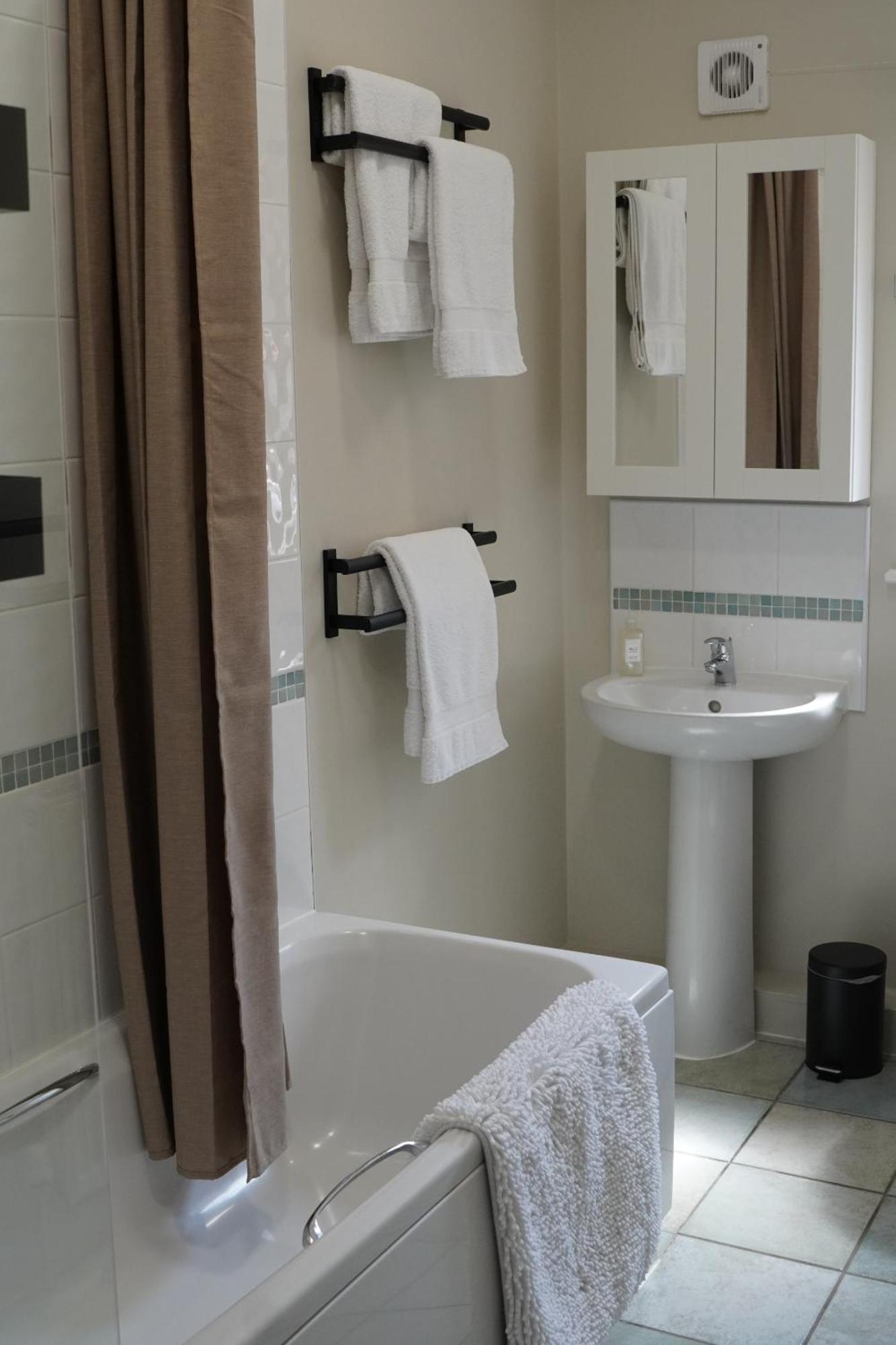 Hook Farm Cottages Royal Wootton Bassett Extérieur photo